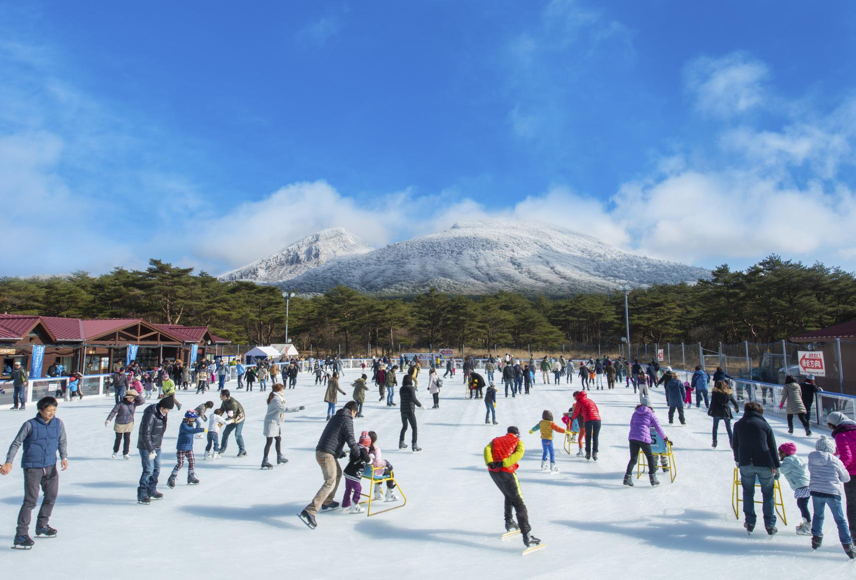 えびの高原アイススケート場