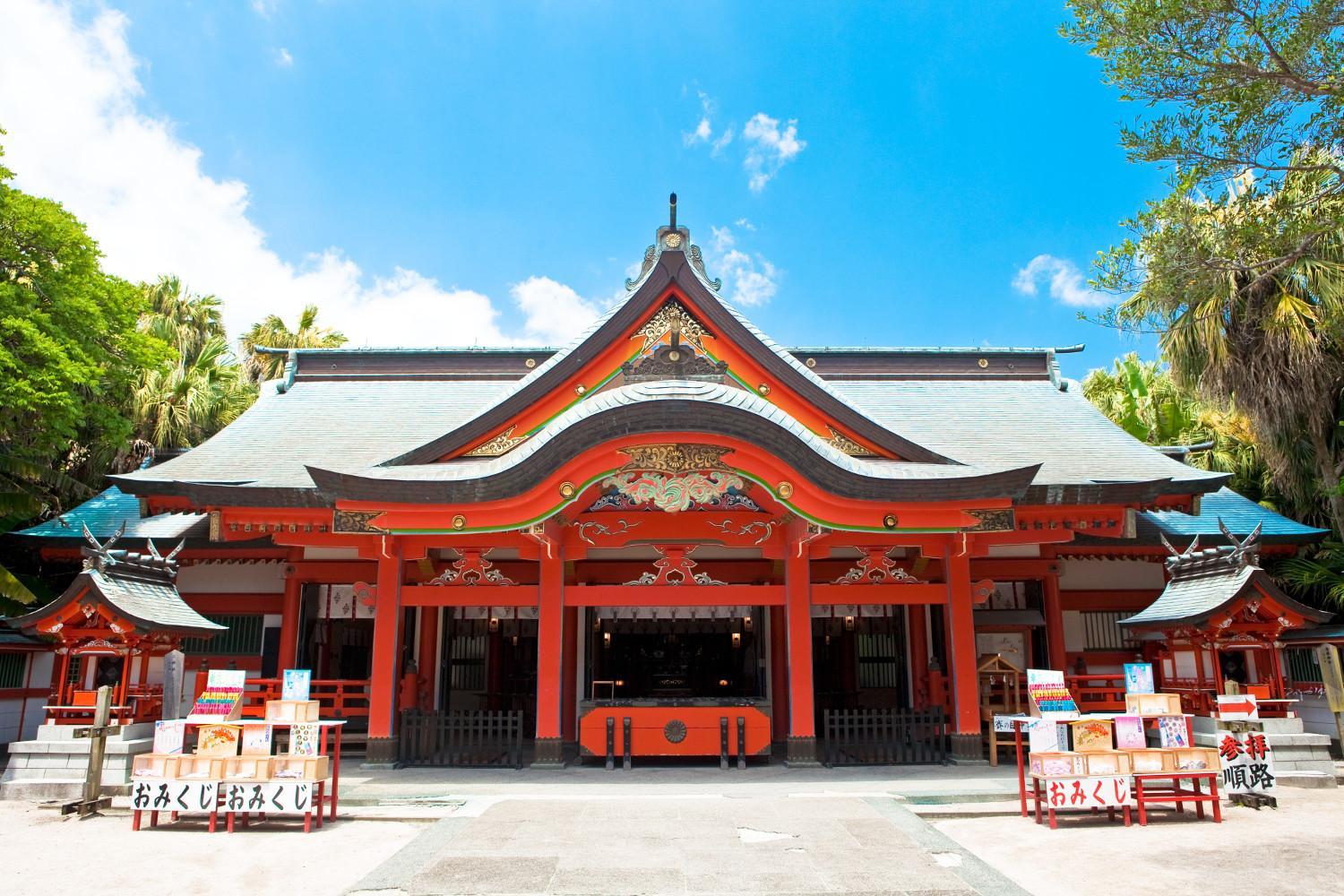 以保佑結緣而聞名的熱門能量景點「青島神社」-1