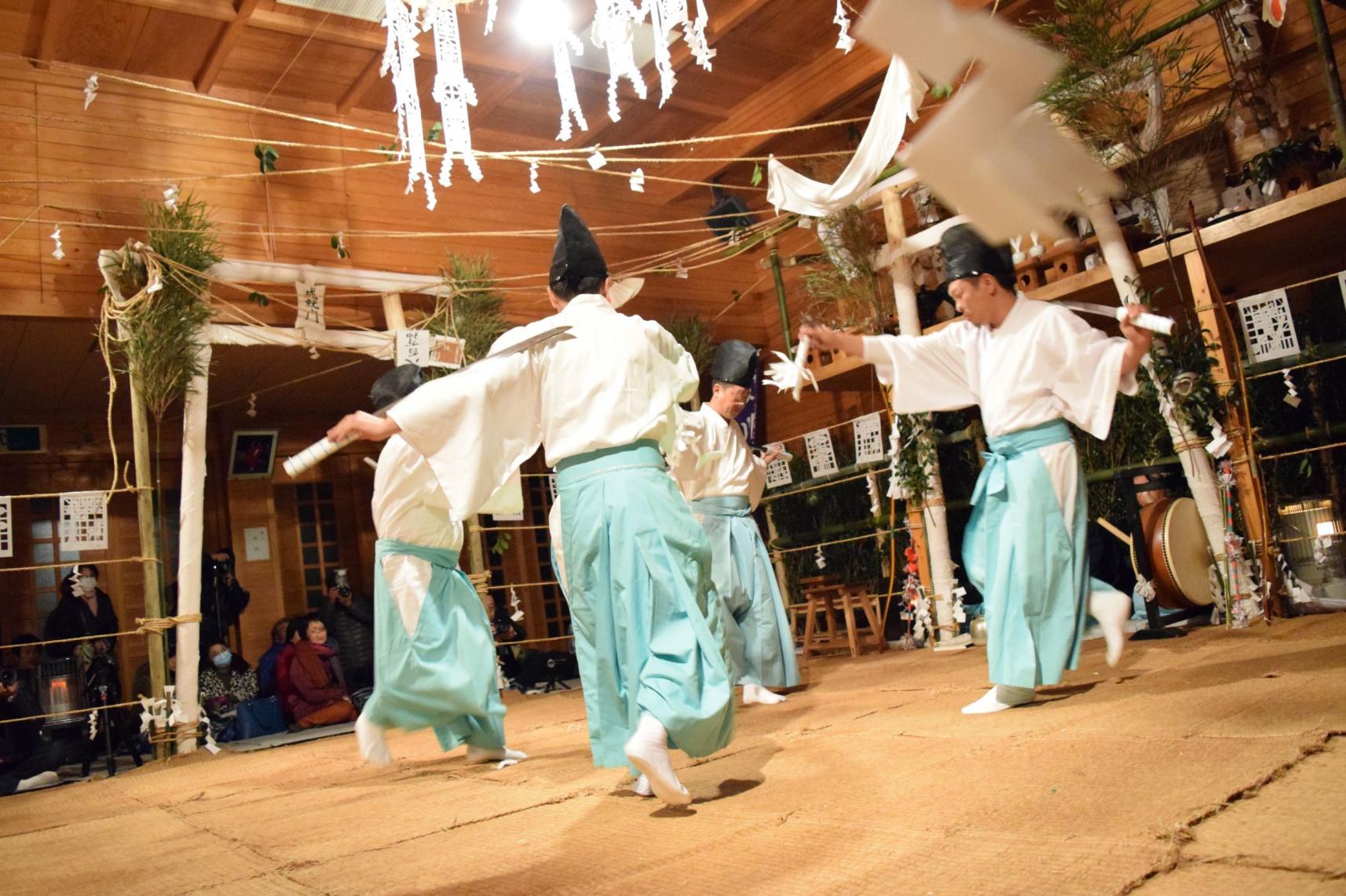 地域全体でつくりあげる祭り-0