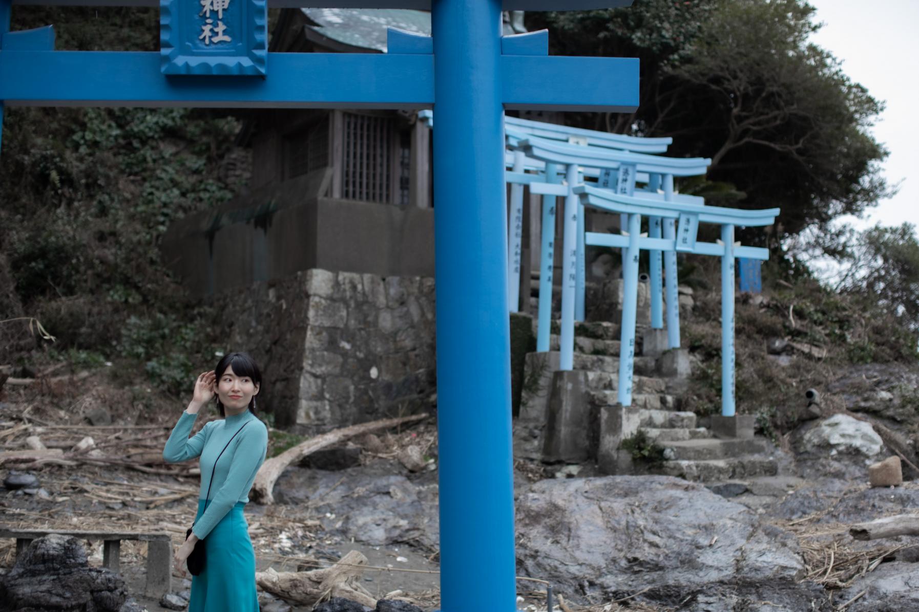 青い鳥居が美しい『港神社』＜延岡市＞-0