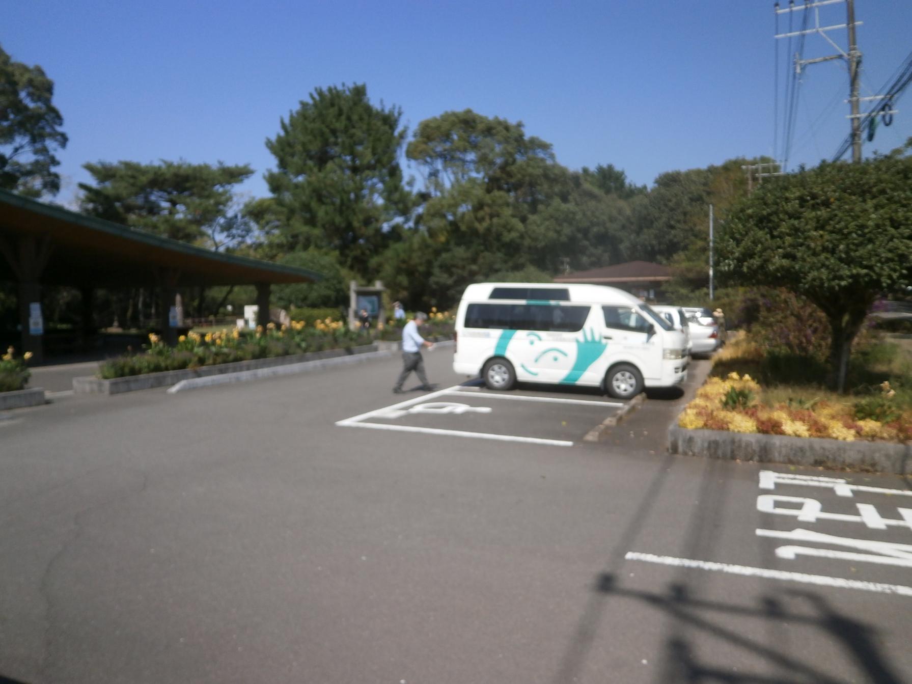 市民の森西側駐車場(西園)-0