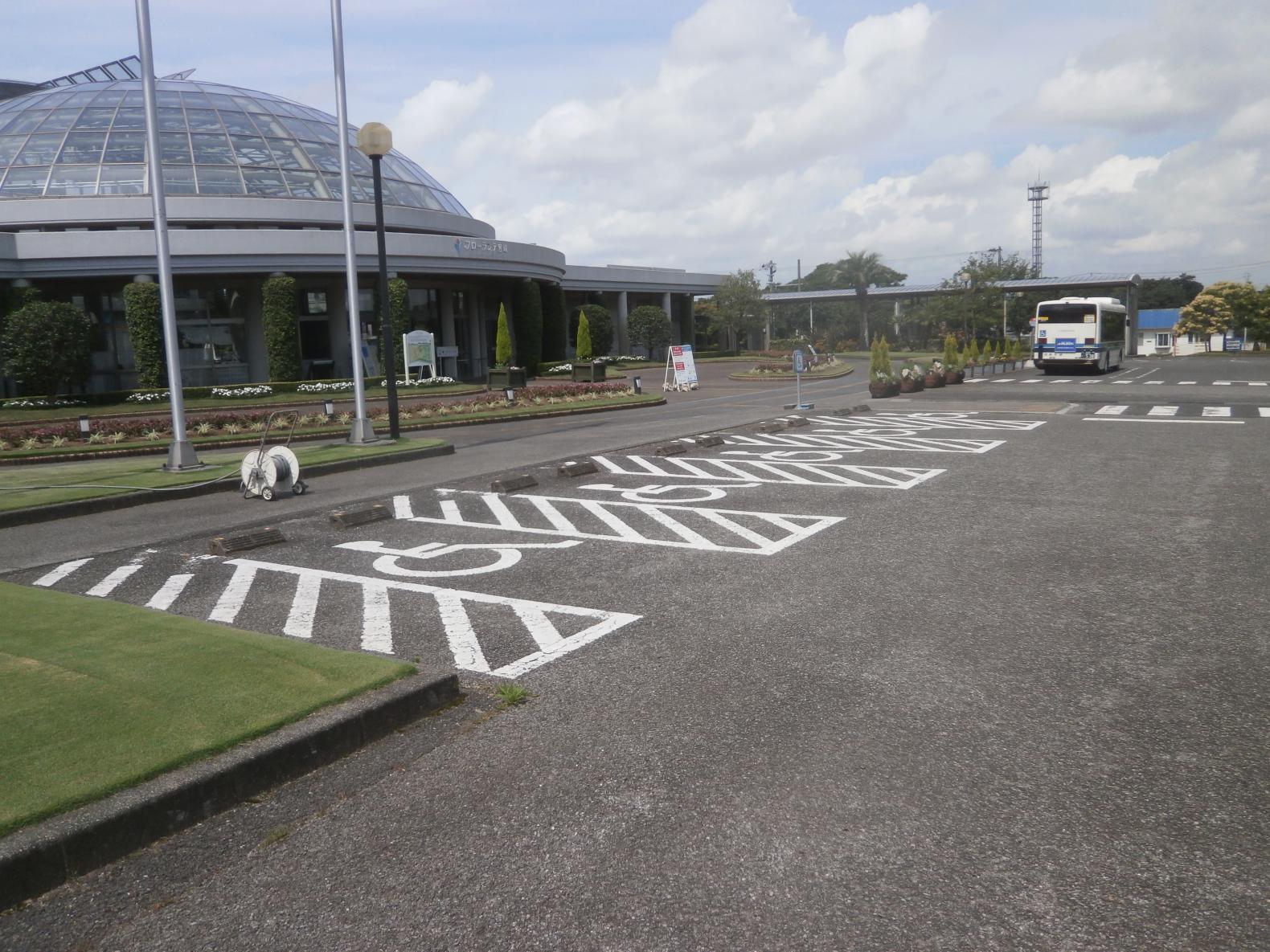 障がい者対応駐車場-1